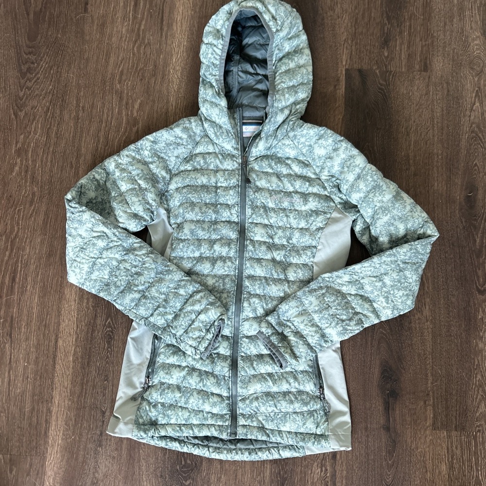 Columbia Women's Light Green Hooded Puffer Jacket